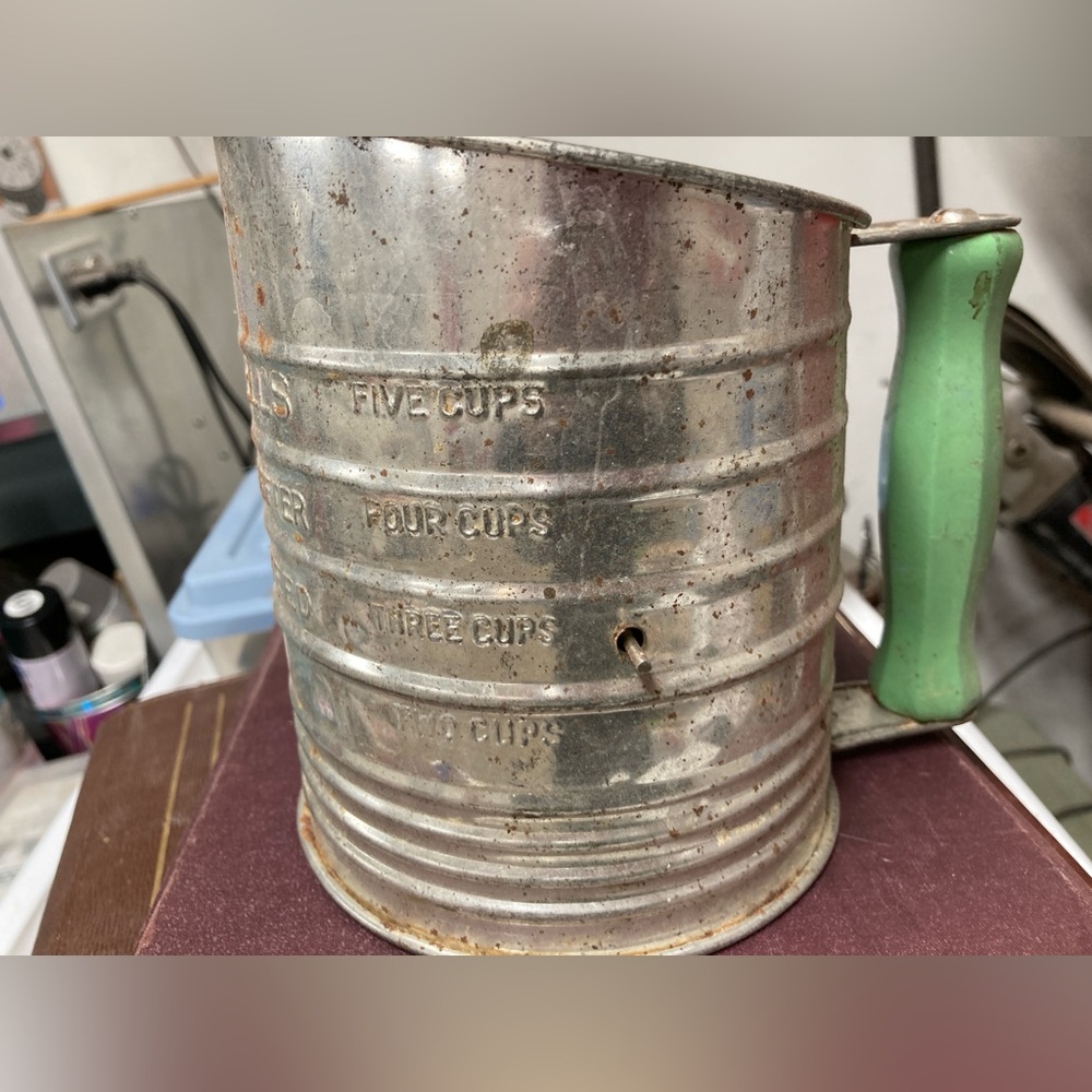 Antique 5 cup Bromwell flour sifter